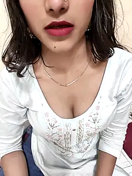 Yours-Zeenat online show from 04.18.26