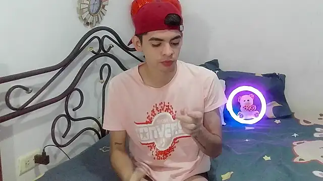 Snapshot of nico22love chatting on 02.26.26 nico22love online show from 02.26.26