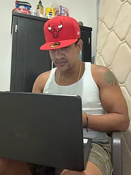 Snapshot of bigdick211292 chatting on 07.10.26 bigdick211292 online show from 07.10.26