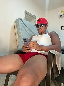 Snapshot of bigdick211292 chatting on 07.21.26 bigdick211292 online show from 07.21.26
