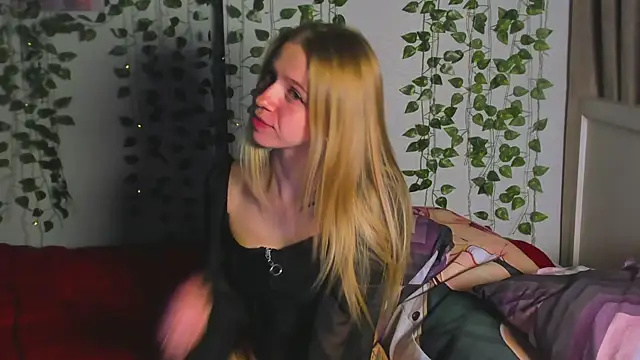 Cute Madam online show from 01.17.26