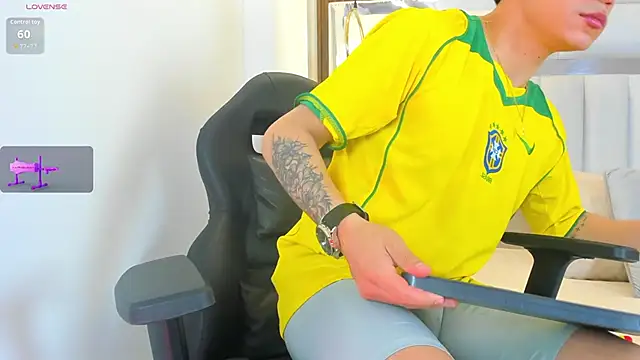 Snapshot of imxxjoel chatting on 05.25.26 imxxjoel online show from 05.25.26
