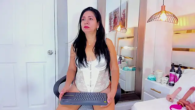 Snapshot of Noelle_Minx chatting on 07.20.26 Noelle Minx online show from 07.20.26