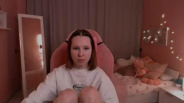 Snapshot of Haya_Harareet chatting on 01.08.26 Haya Harareet online show from 01.08.26