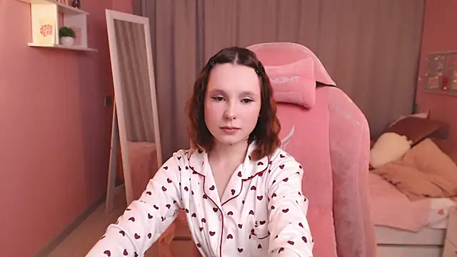 Snapshot of Haya_Harareet chatting on 02.06.26 Haya Harareet online show from 02.06.26