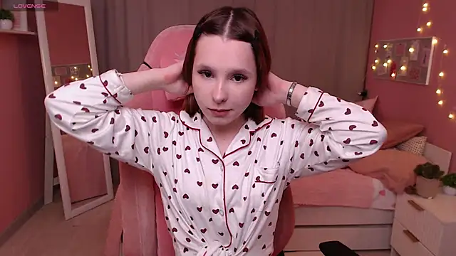 Snapshot of Haya_Harareet chatting on 02.14.26 Haya Harareet online show from 02.14.26