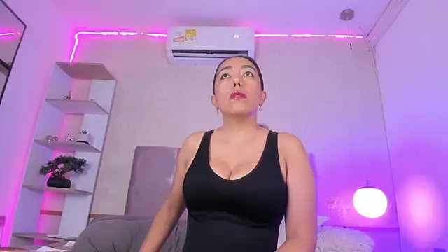 Evagatte online show from 01.17.26