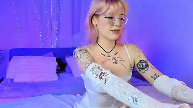 Snapshot of no_1dea chatting on 03.19.26 no 1dea online show from 03.19.26