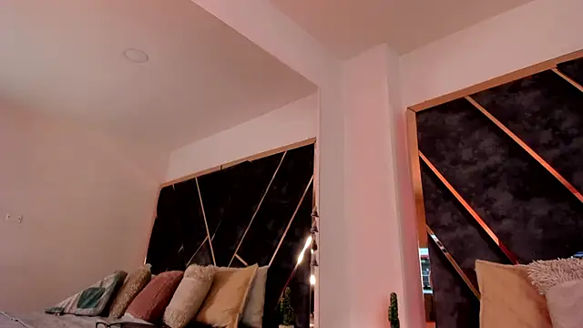 Chloe Connor online show from 02.08.26