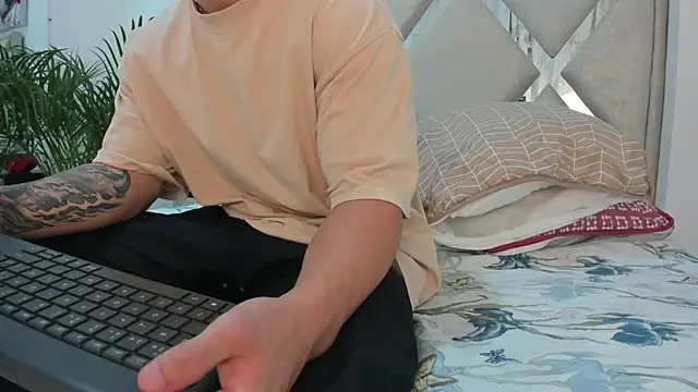 Liam saint online show from 03.03.26