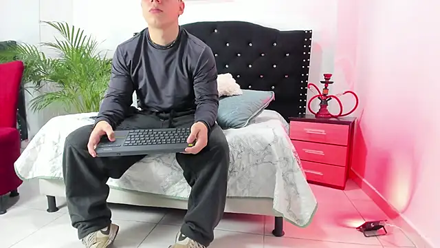 Liam saint online show from 04.03.26