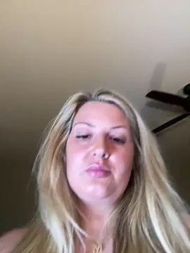 docmilf12 online show from 02.25.26