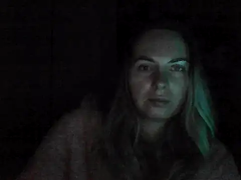 VikiLove765 online show from 01.17.26