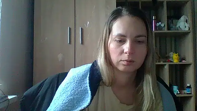 VikiLove765 online show from 02.26.26