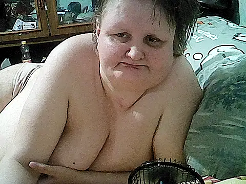 nataly4560 online show from 04.19.26