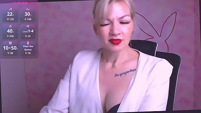 Snapshot of Madonna_Fire chatting on 05.06.26 Madonna Fire online show from 05.06.26