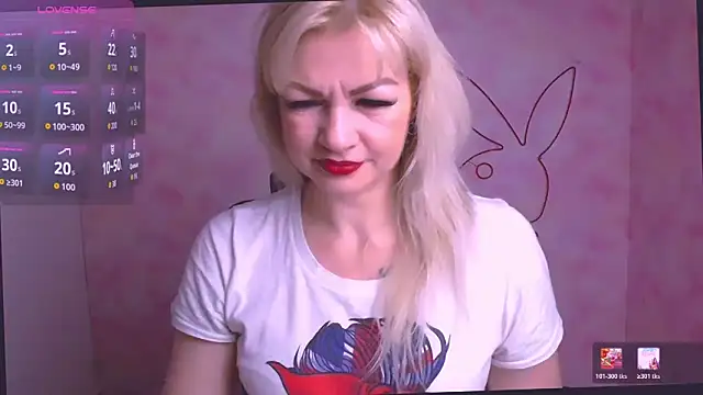 Snapshot of Madonna_Fire chatting on 05.10.26 Madonna Fire online show from 05.10.26