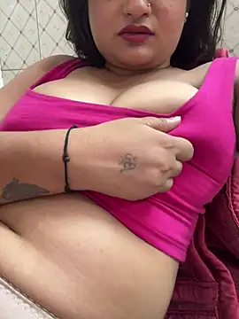 Snapshot of Curvy_Anaya chatting on 04.25.26 Curvy Anaya online show from 04.25.26