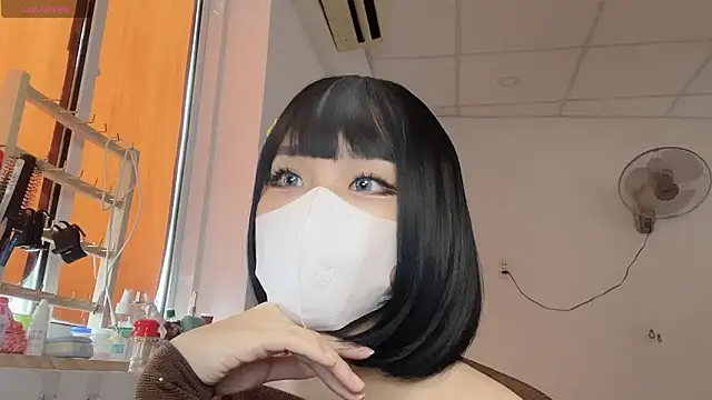 Snapshot of Tieu-May chatting on 02.11.26 Tieu-May online show from 02.11.26