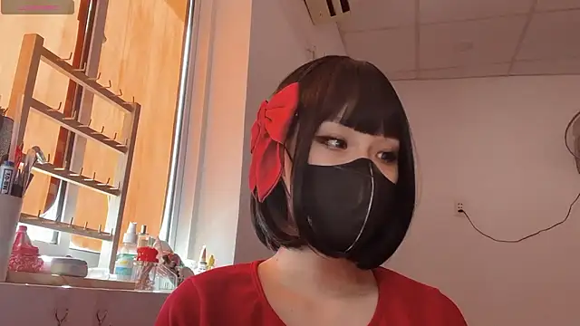 Snapshot of Tieu-May chatting on 02.21.26 Tieu-May online show from 02.21.26