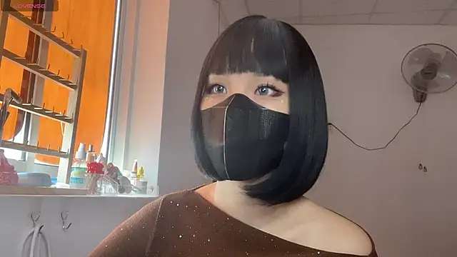 Snapshot of Tieu-May chatting on 02.24.26 Tieu-May online show from 02.24.26