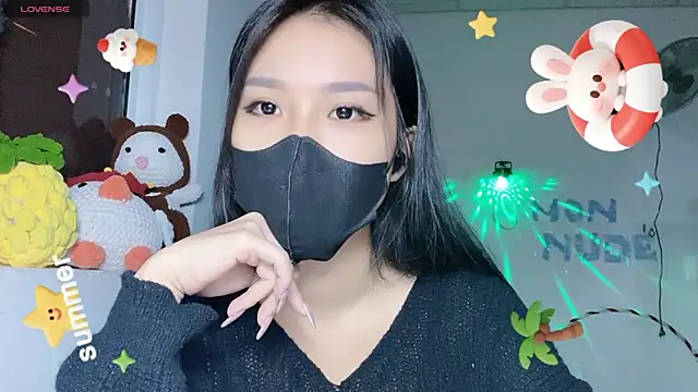 Snapshot of Tieu-May chatting on 06.16.26 Tieu-May online show from 06.16.26