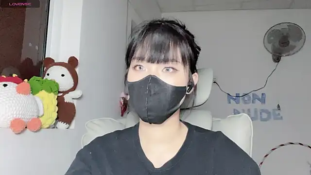 Snapshot of Tieu-May chatting on 07.10.26 Tieu-May online show from 07.10.26