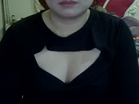 Sarah no land online show from 01.10.26