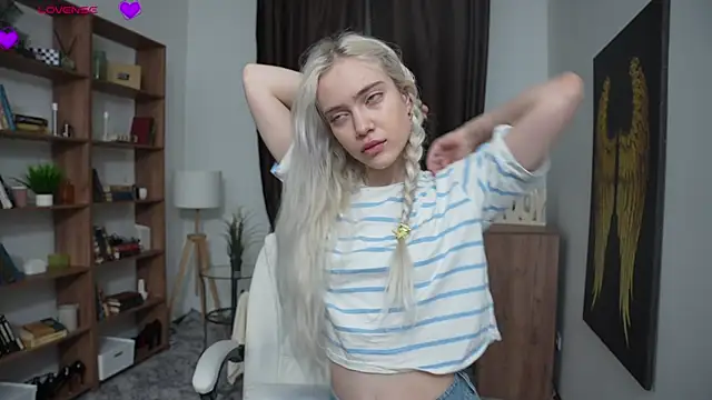 KristalCrowner online show from 03.22.26