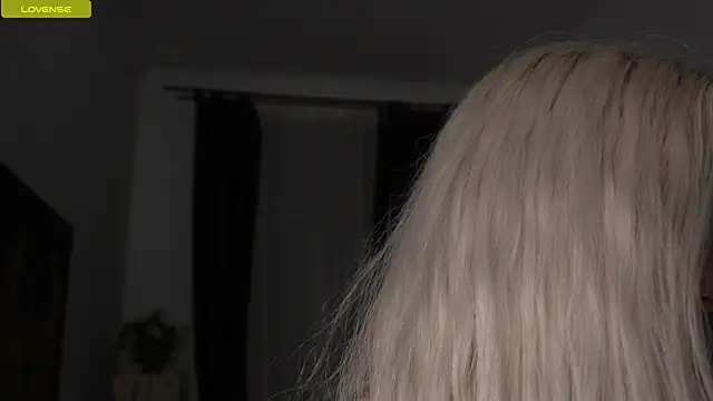 KristalCrowner online show from 04.19.26