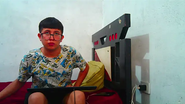 Snapshot of DIDIER_777 chatting on 04.06.26 DIDIER 777 online show from 04.06.26