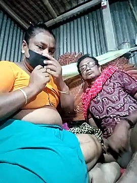 Snapshot of Hot-headed chatting on 02.26.26 Hot-headed online show from 02.26.26