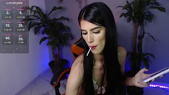 Snapshot of Lovely_bella_ chatting on 03.10.26 Lovely bella online show from 03.10.26