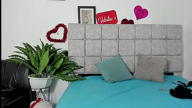 hazel slim online show from 02.20.26