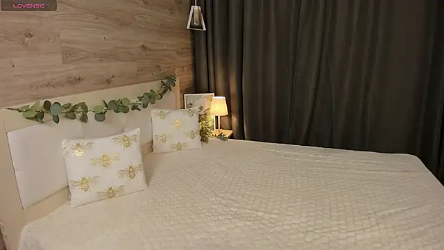 Snapshot of BlondeHott chatting on 02.02.26 BlondeHott online show from 02.02.26