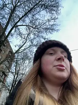 Snapshot of BlondeHott chatting on 02.24.26 BlondeHott online show from 02.24.26