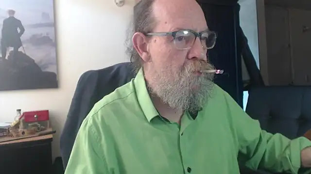 Snapshot of Uncle_Hottie chatting on 06.25.26 Uncle Hottie online show from 06.25.26