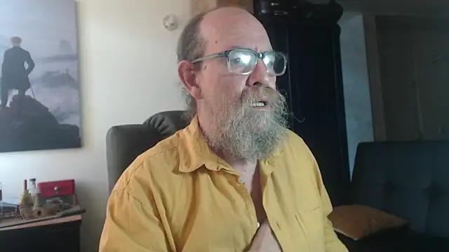 Snapshot of Uncle_Hottie chatting on 07.06.26 Uncle Hottie online show from 07.06.26