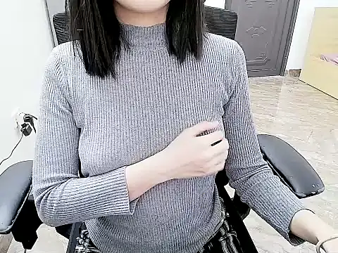 Snapshot of Shulee- chatting on 01.13.26 Shulee- online show from 01.13.26