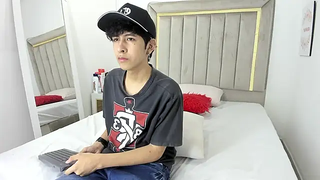 julian xx online show from 01.06.26