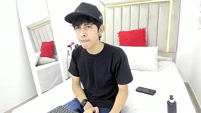 julian xx online show from 01.12.26