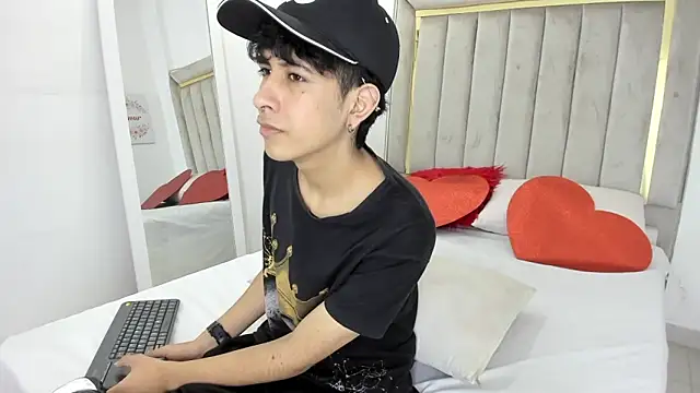 julian xx online show from 02.10.26