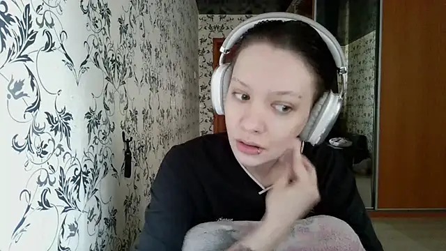 LxayBloom online show from 04.11.26