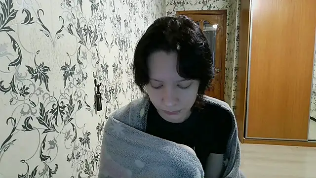 LxayBloom online show from 04.18.26