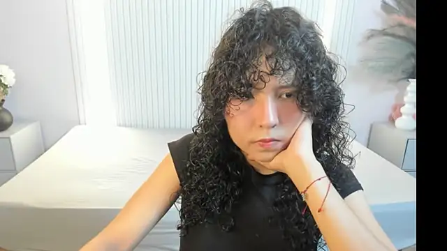 ZoeFox5 online show from 01.11.26