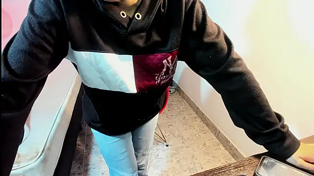 ZoeFox5 online show from 02.20.26