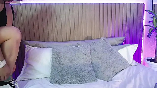 Snapshot of IndieMiller chatting on 02.03.26 IndieMiller online show from 02.03.26