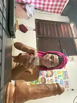 HugeNipsRosalinda online show from 04.12.26