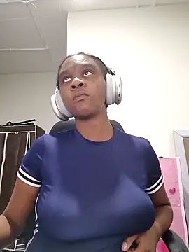 Snapshot of princess-boobz chatting on 02.24.26 princess-boobz online show from 02.24.26