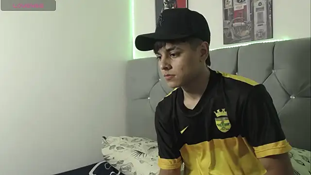 Loganjhonson19 online show from 01.18.26